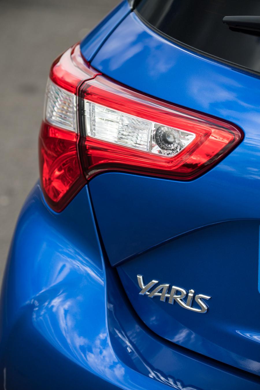 Детали экстерьера Toyota Yaris Bi-Tone 2017 года  (UK) (фото 35 из 40)